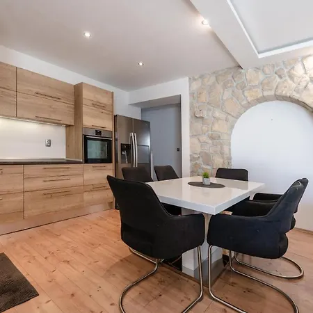 Apartment M Kozino