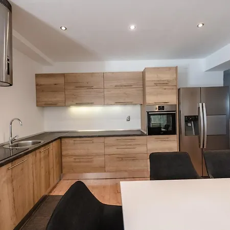 Apartment M *