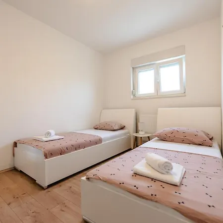 M Apartment *