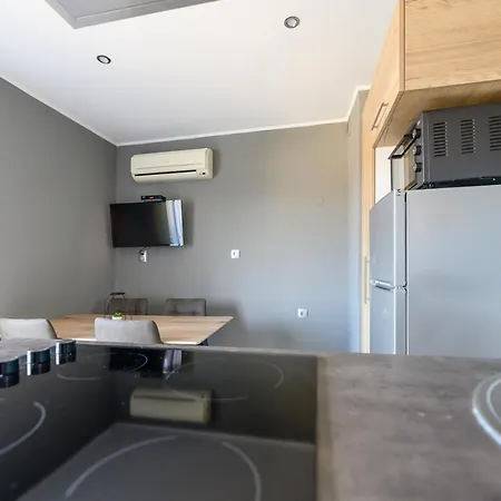 Apartment M *