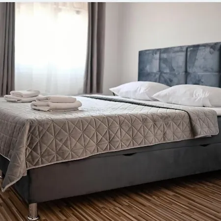 Apartment M *