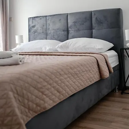 M Apartment *