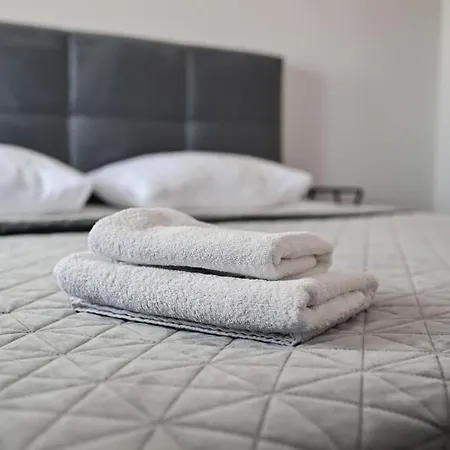 M Apartment *