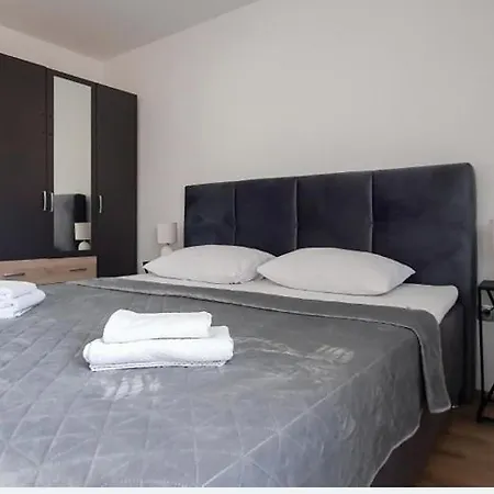 M Apartment *