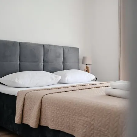 M Apartment *