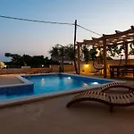 M Kožino