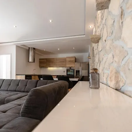 Apartment M Kozino