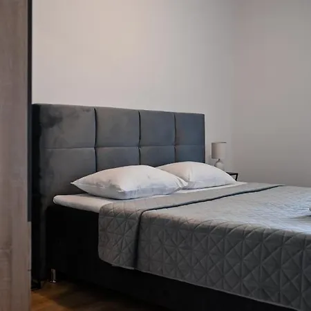 Apartment M *