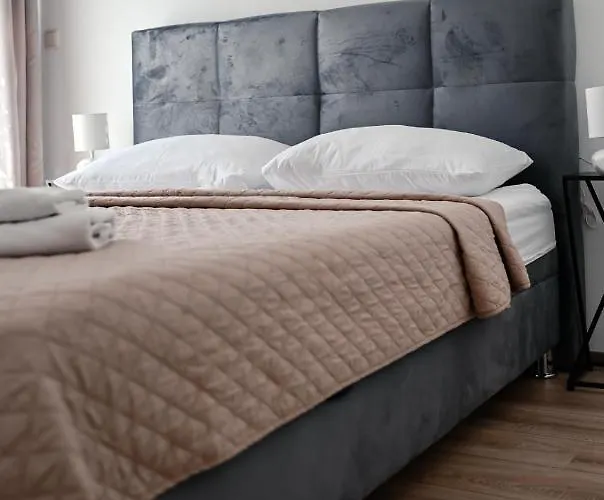 M 아파트 *