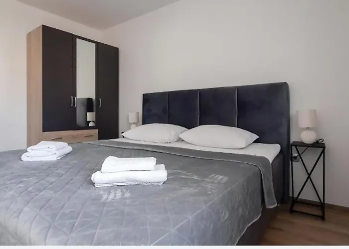 M Apartman *